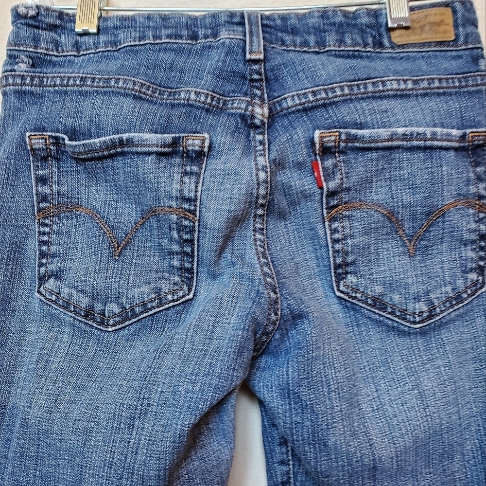 Levis Denim Jeans. Size 8 - Picture 4 of 8